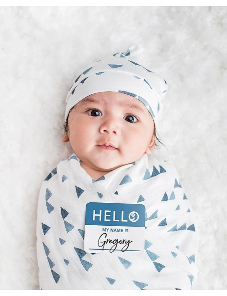 Lulujo Baby - Set Hello World, Cappellino + Swaddle, Triangoli Blu - 120 x 120 cm - Bambù